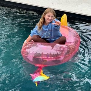 Meet your Posher, Anna parker